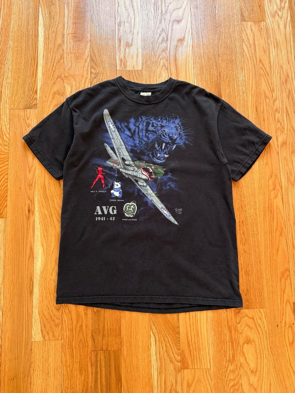 Sophos Vintage Y2K P-40 Warhawk Flying Tigers Hell's Angels Graphic T Shirt M